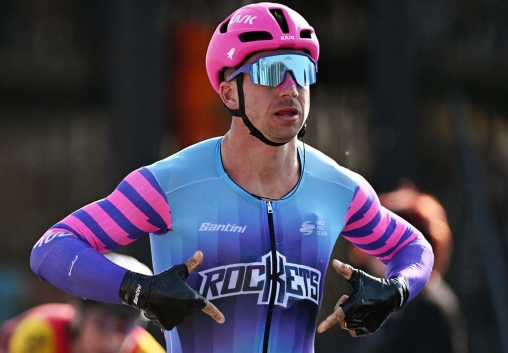 Stuntploeg wil meer dan alleen koersen winnen: 'De grootste fanbase in het wielrennen'