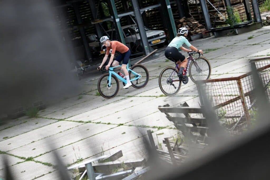 Soigneren kun je leren: Witte fietsschoenen