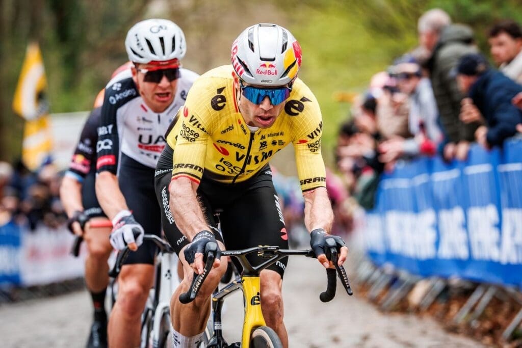 Topwielrenner slachtoffer van walgelijke reacties na drama Wout van Aert: 'Ik was er niet goed van'