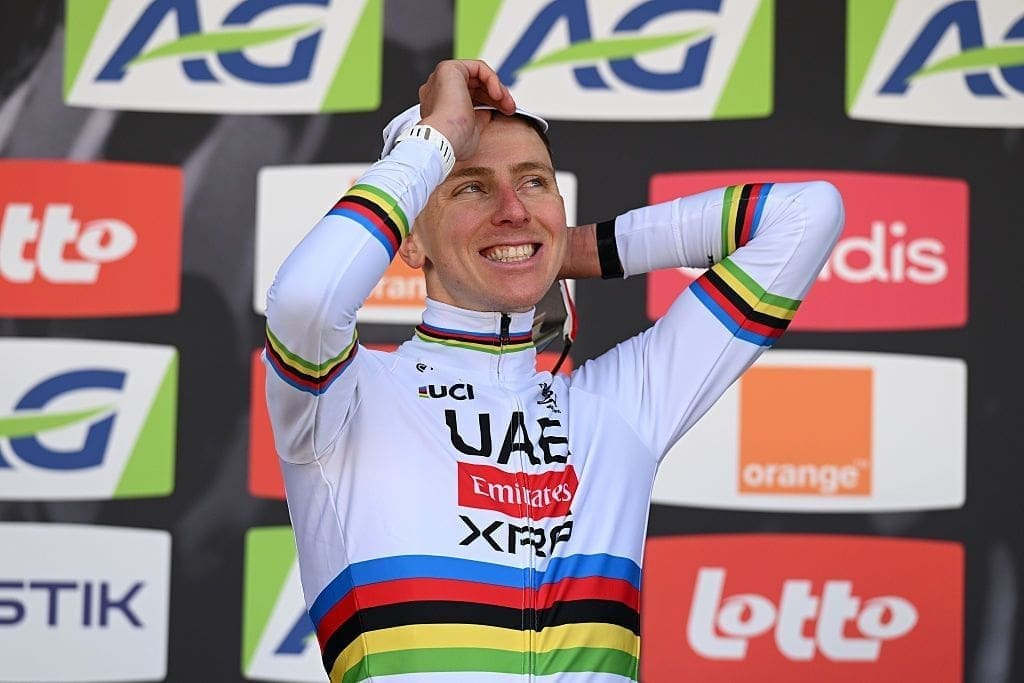 Tadej Pogacar komt met de schrik vrij na oppermachtige zege: wereldkampioen ontsnapt aan hoge boete