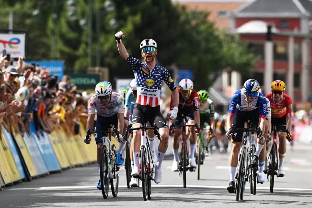 Quinn Simmons wint etappe 4 Tour Auvergne – Rhône-Alpes